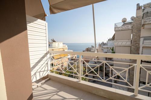 Apartment with Sea View Piraeus 4 people
