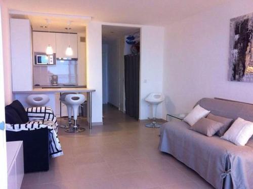 Sea front studio in Juan-les-Pins