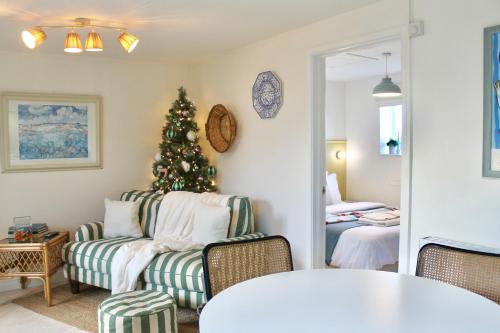 Et opholdsområde på Modern Country Cottage Stay