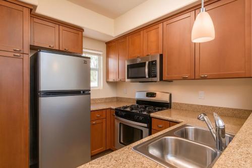 Sunny Marina Del Rey Apartment- Hot Tub, Game Room, BBQ, Projector photo 32