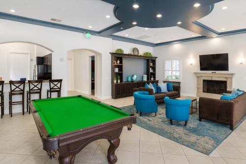 Sunny Marina Del Rey Apartment- Hot Tub, Game Room, BBQ, Projector photo 28