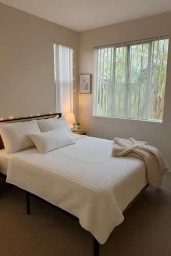 Sunny Marina Del Rey Apartment- Hot Tub, Game Room, BBQ, Projector photo 30