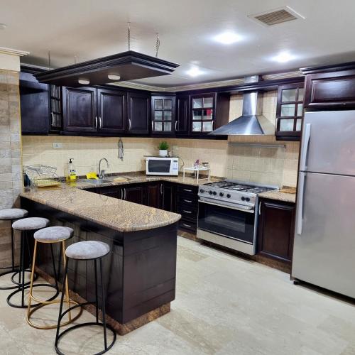 Cuina o zona de cuina de Deir Ghbar Suite
