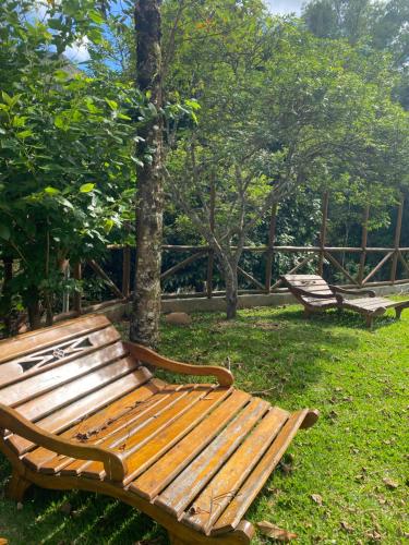 Vườn quanh Pousada nas Montanhas de Teresopolis