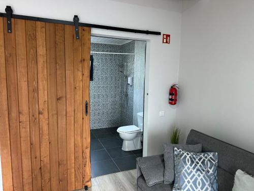 Et badeværelse på Cantinho S & F