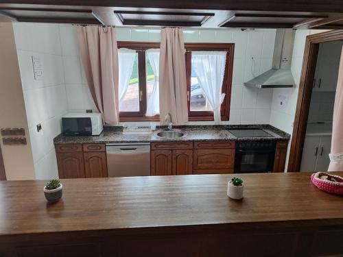 Η κουζίνα ή μικρή κουζίνα στο Caserío en Arrieta