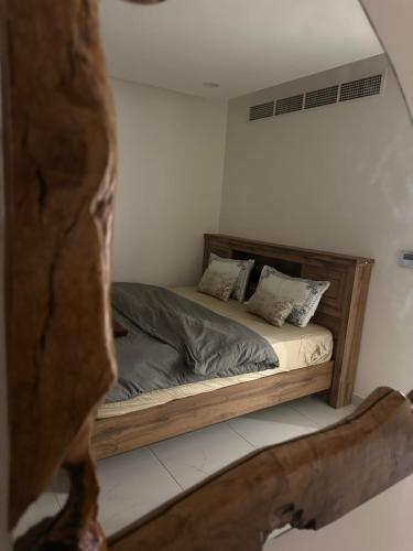 Ένα ή περισσότερα κρεβάτια σε δωμάτιο στο Sea and lake view apartment