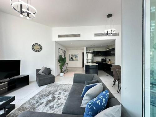 Modern 2 Bedroom Apartment in Dubai Marina