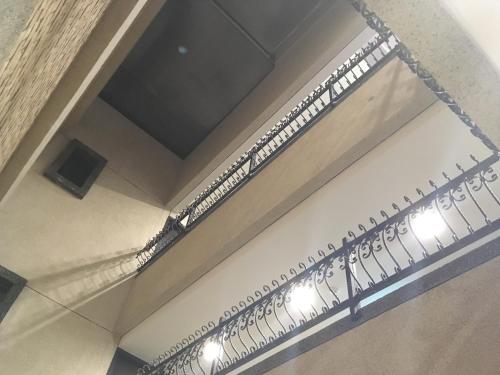 a ruler on the ceiling of a building at Chi Shing Hai Hotel in Dahan