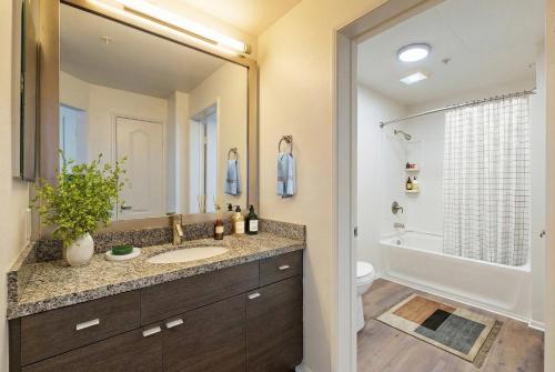 Marina Del Rey Apartment with Resort Amenities - Short Distance To Venice Beach photo 36