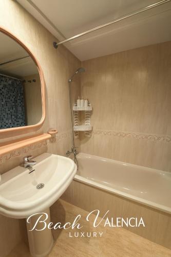 BEACH VALENCIA LUXURY B7-21 Apartment with terrace and sea views with two rooms