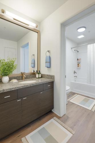 Marina Del Rey 2BR & 1BR Getaway - Gym - Pool - Sauna - Near Marina - Venice Beach photo 36