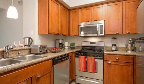 Marina Del Rey 2BR & 1BR Getaway - Gym - Pool - Sauna - Near Marina - Venice Beach photo 47