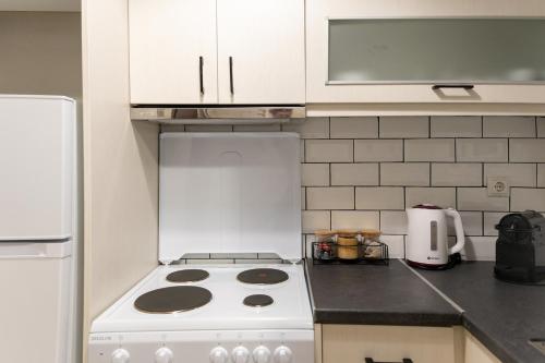 Stylish 2BR Near National Archaeological Museum