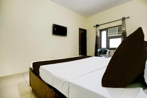 卢迪亚纳Hotel O WATER FRONT的相册照片