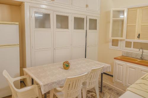 Η κουζίνα ή μικρή κουζίνα στο Chez Naceur Suite