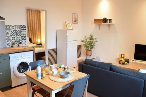 Køkken eller tekøkken på Le Nid Dizac - Close to downtown - New - 3 people