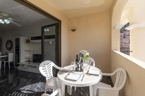 Castle Harbour 39 - Two Bed