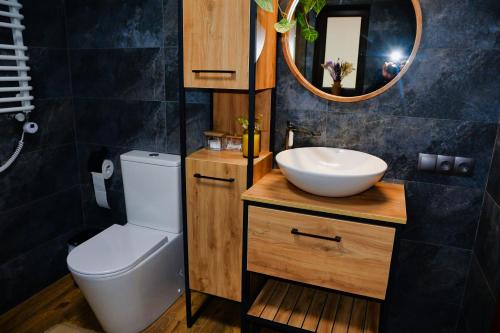 Ένα μπάνιο στο Флояра