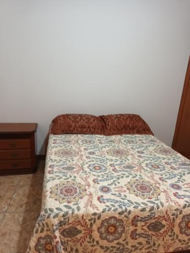 Ένα ή περισσότερα κρεβάτια σε δωμάτιο στο Amoblado primer piso estacionamiento