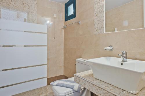 Ένα μπάνιο στο Kyra Panagia Hotel