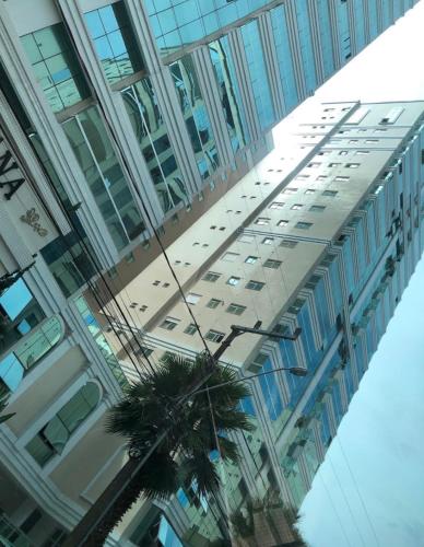 Tòa nhà nơi căn hộ tọa lạc