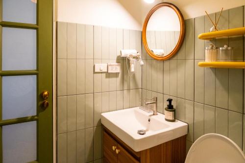 صورة لـ Colorful cozy apartment near DMK Airport, IMPACT Arena & BTS في Ban Nong Chaeng