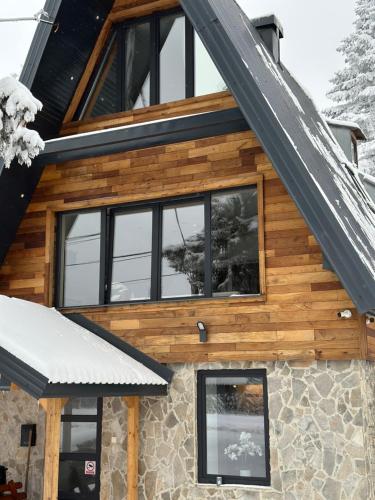 Budova, kde se vila nachází