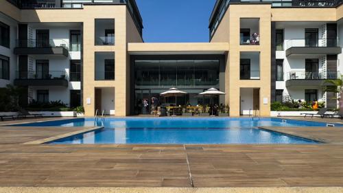 Πισίνα στο ή κοντά στο Embassy Gardens premier home
