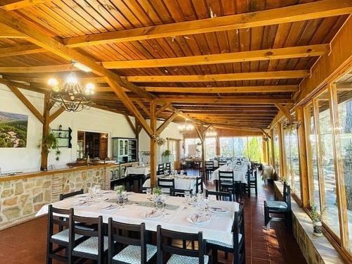 Εστιατόριο ή άλλο μέρος για φαγητό στο Albergue Hospedería Montaña Morciguillinas