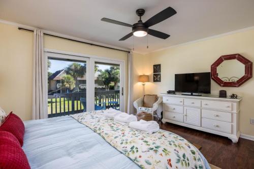 Postel nebo postele na pokoji v ubytování 344 Capt John Fripp Villa