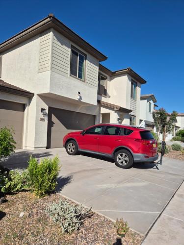 Ảnh trong thư viện ảnh của 3BR Glendale Retreat with BBQ & Comfort ở Glendale