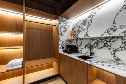 Ένα μπάνιο στο Hotel Kraft