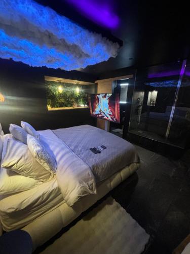 L'écrin Secret Suite & NETFLIX Aubagne-Cassis-Marseille