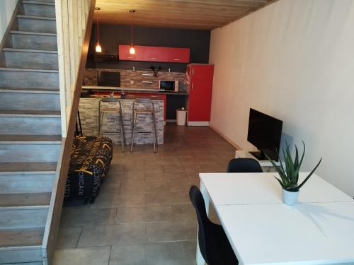 Kuchyň nebo kuchyňský kout v ubytování Maison centre ville