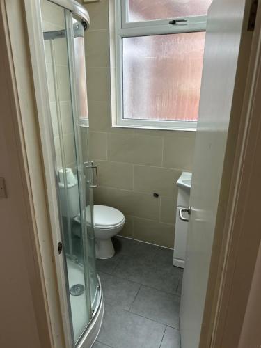 حمام في Comfort Stays - Streatham High Road