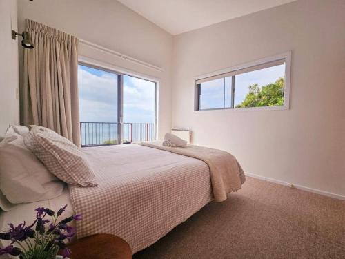 Giường trong phòng chung tại Seaside Sanctuary - Collingwood