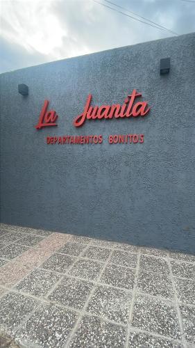 Πιστοποιητικό, βραβείο, πινακίδα ή έγγραφο που προβάλλεται στο La Juanita