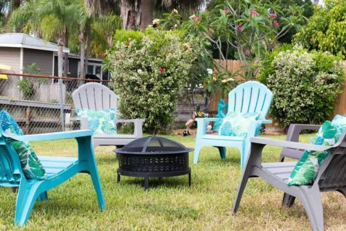 Κήπος έξω από το Relax in the Heart of Merritt Island