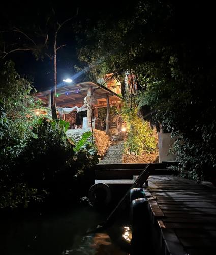 casa colibri cañón de rio dulce