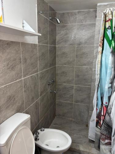 Ένα μπάνιο στο Apartamento 2 dormitorios