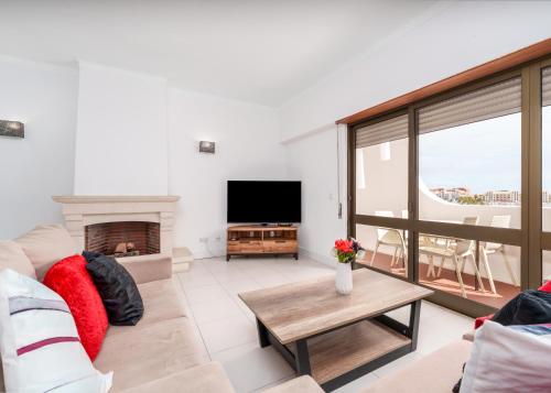 402 - Oura - 2 Bedroomed Apartment - Sea View