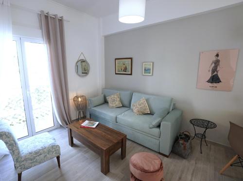 Central Apartment with Spacious Balcony