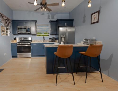 Nhà bếp/bếp nhỏ tại Jenna Ville Estate