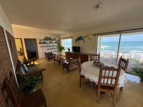 Φωτογραφία από το άλμπουμ του House on the sea - Casa del Cangrejo Azul σε Monte Gordo