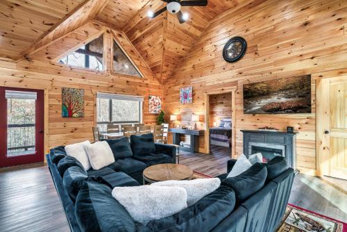 Top rated Smokies Cabin, Arcade, HotTub, Sleeps 12 photo 52