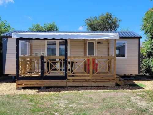 Mobil-home confortable avec terrasse à Brem - API-1-52-842