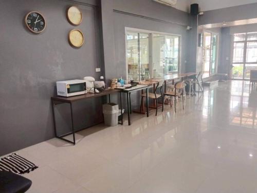 Η κουζίνα ή μικρή κουζίνα στο Bann Lhong Rak Krabi