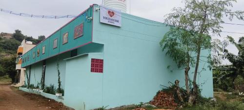 Tòa nhà nơi nhà trọ tọa lạc