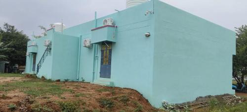 Tòa nhà nơi nhà trọ tọa lạc